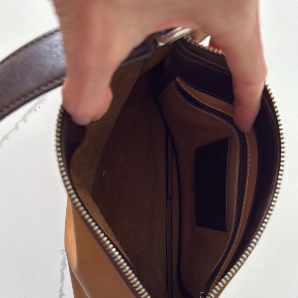 Vintage Coach Tan/Brown Leather Hand Bag - Picture 6 of 10